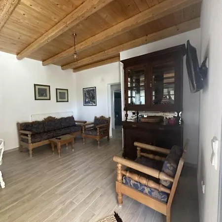 Yerodabelo Traditional Family Mansion Villa Naxos City