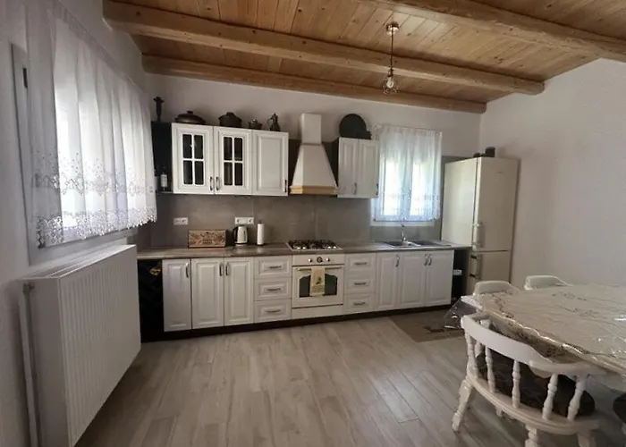 Yerodabelo Traditional Family Mansion